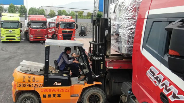 91久久香蕉囯产熟女线看蜜桃铝产业园投产，“归雁经济” 助力产业升级